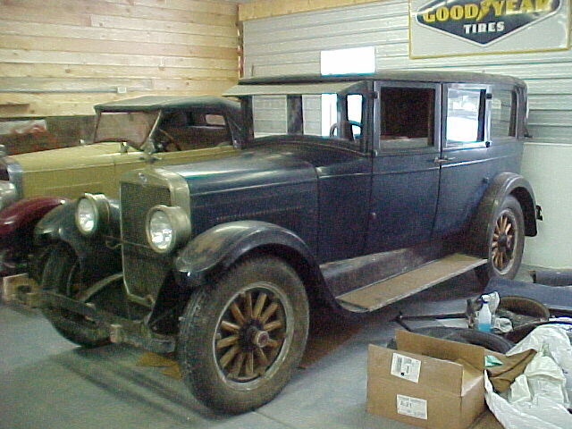1925 8 Cylinder Sedan